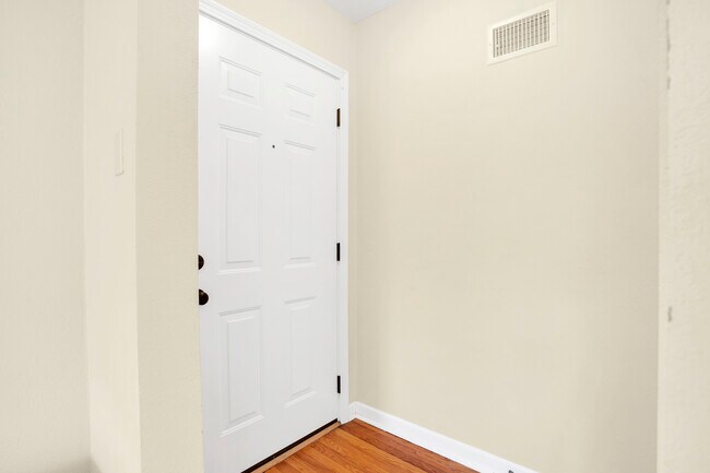 Building Photo - 2734 Yaeger Rd