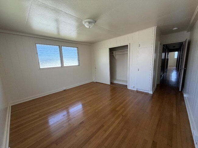 Building Photo - To register for the showing time below, note the 4 digit code: 6017 and click "APPLY NOW."(mobile...