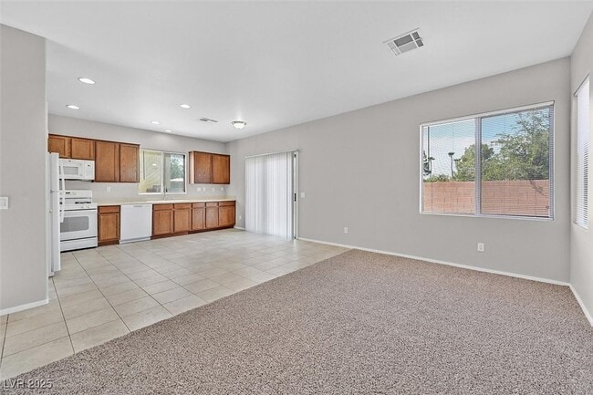 Foto del edificio - 7704 Montefrio Ave