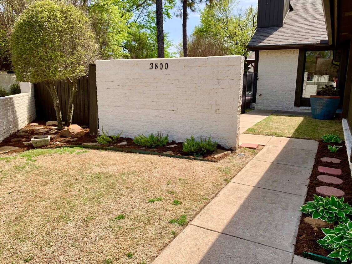 Primary Photo - 3800 Havenbrook Cir