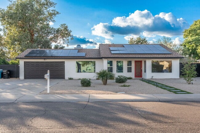 Building Photo - 14410 North 42nd Pl