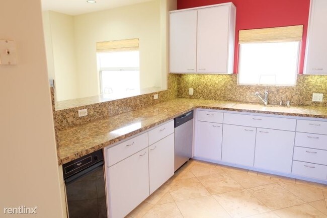 Building Photo - 129 Hurricane St