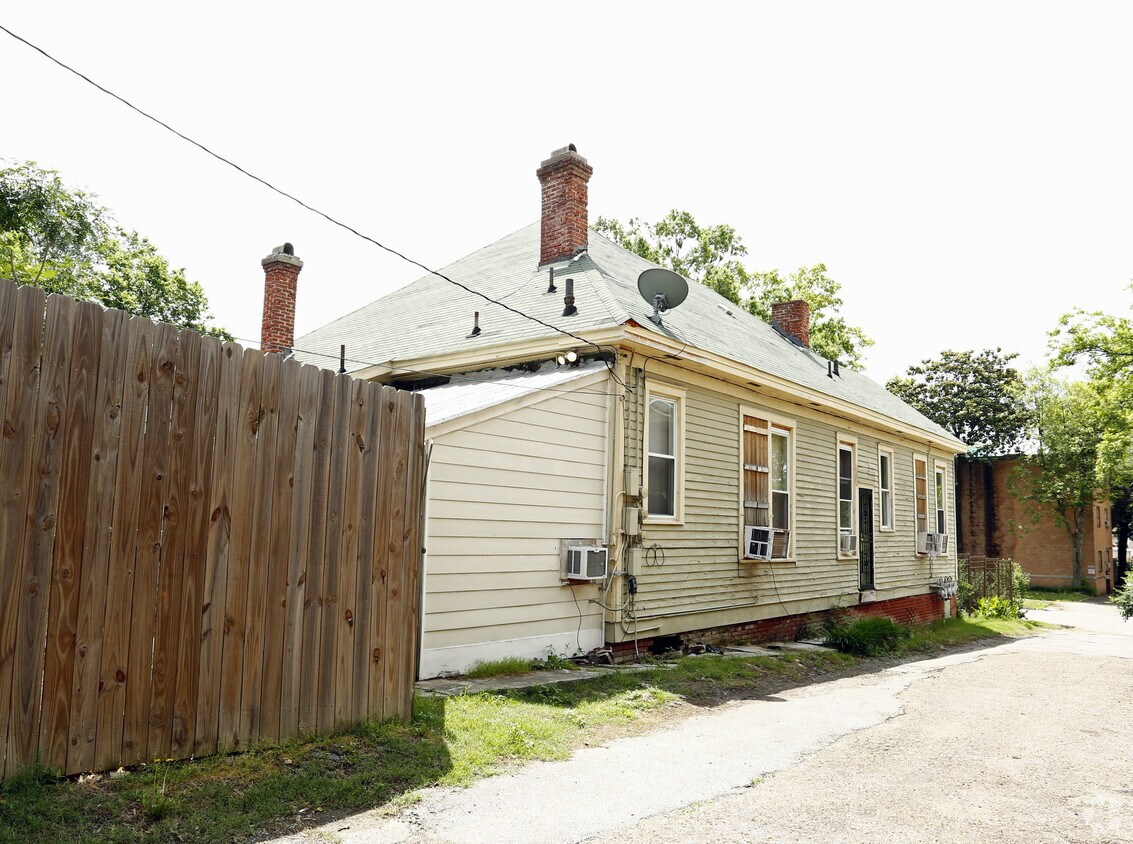 Foto del edificio - 1640 Monroe Ave