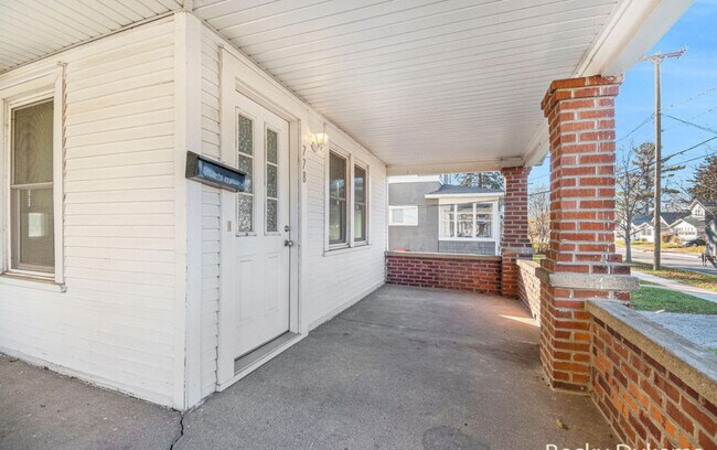 Foto del edificio - 778 Eleanor St NE