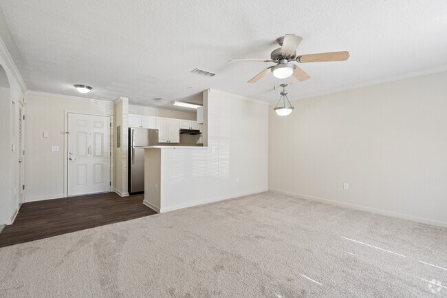 2 habitaciones, 2 baños - 971 pies cuadrados - Comedor - MUST BE AGE 55 + / Retreat at Madison Place