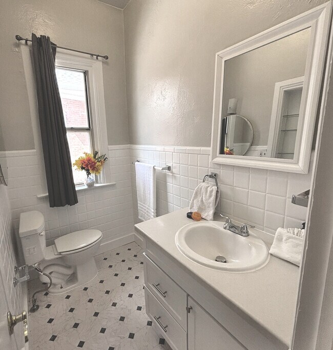 Foto del edificio - 245 South Grant St