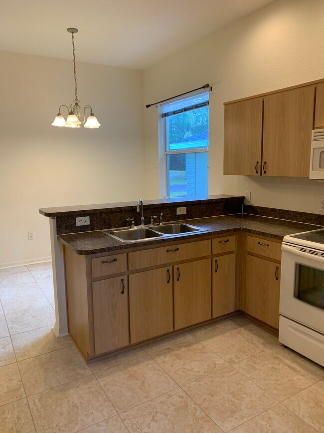 Foto del edificio - 5841 Cherry Ridge Pl