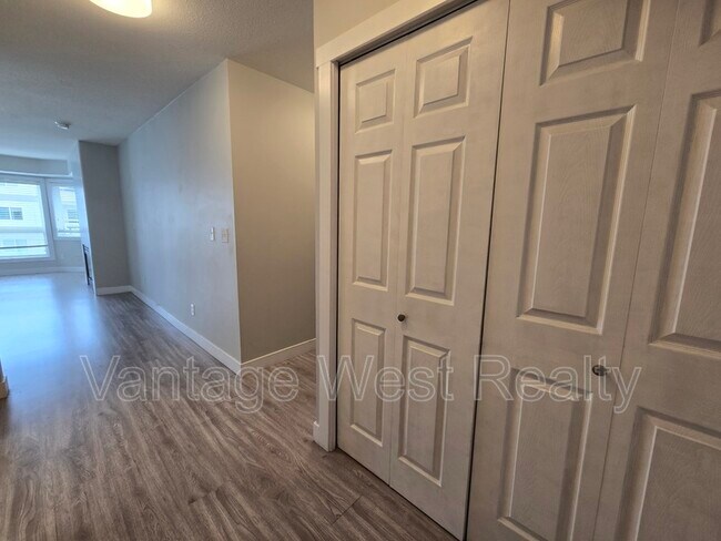 Photo du bâtiment - 3115-3115 De Montreuil Ct