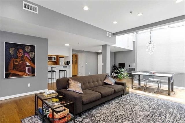 Building Photo - 357 Varick St