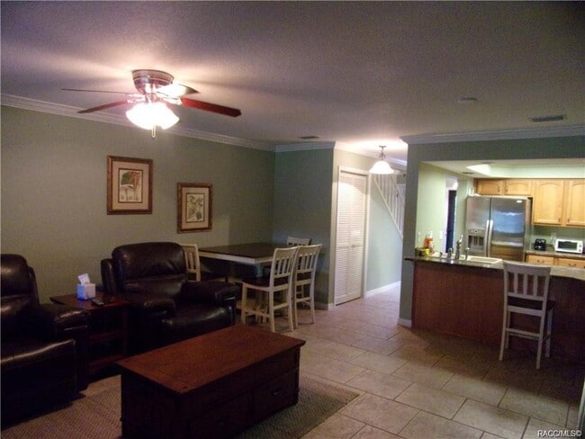 Building Photo - 1637 SE Paradise Cir