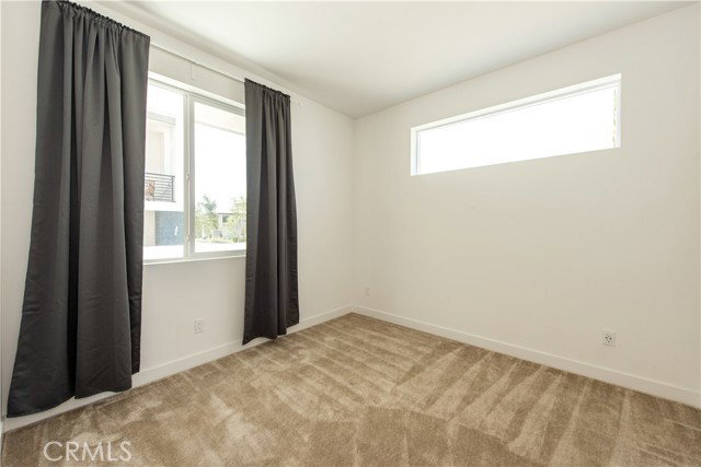Building Photo - 258 Sash