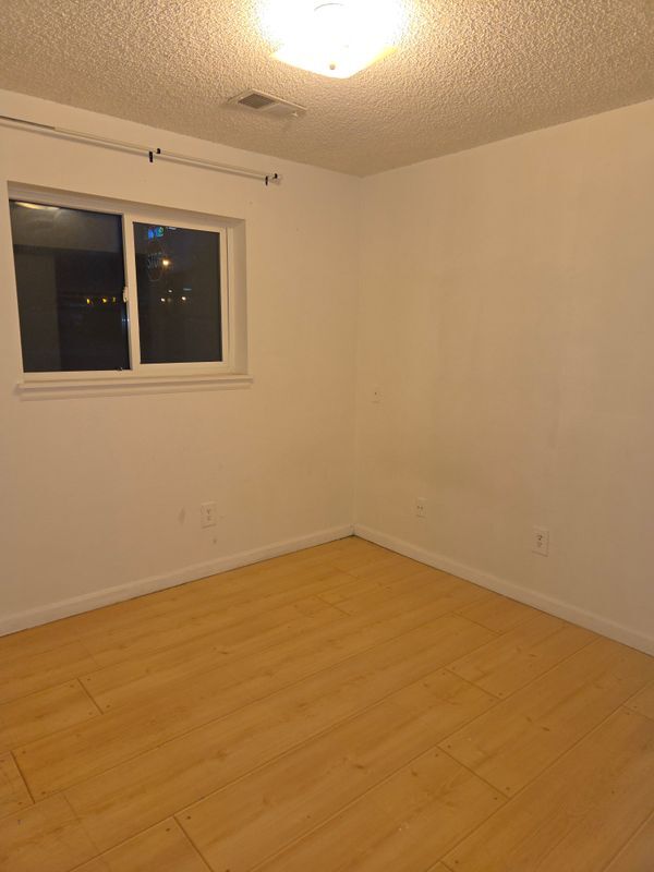 Foto del edificio - 1899 S Mobile St