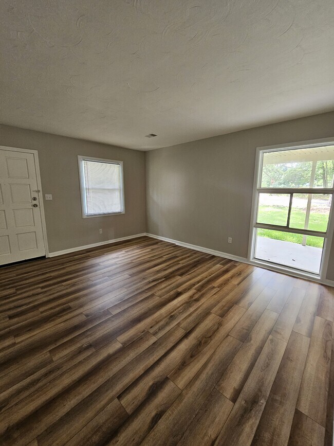 Building Photo - 3801 Water St