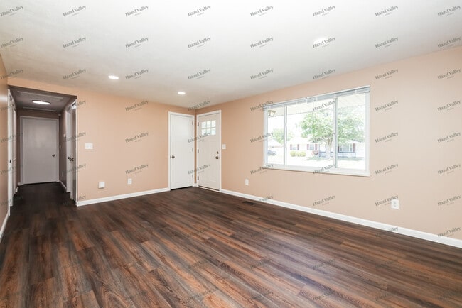 Building Photo - 6846 Alter Rd