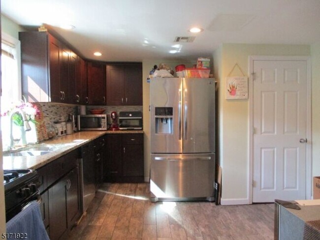 Foto del edificio - 911 Anna St