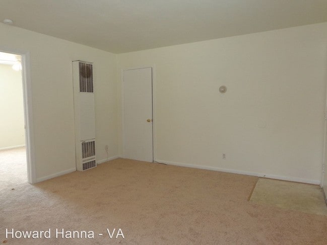 Building Photo - 407 E Little Creek Rd