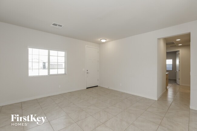 Foto del edificio - 42317 W Ramirez Dr