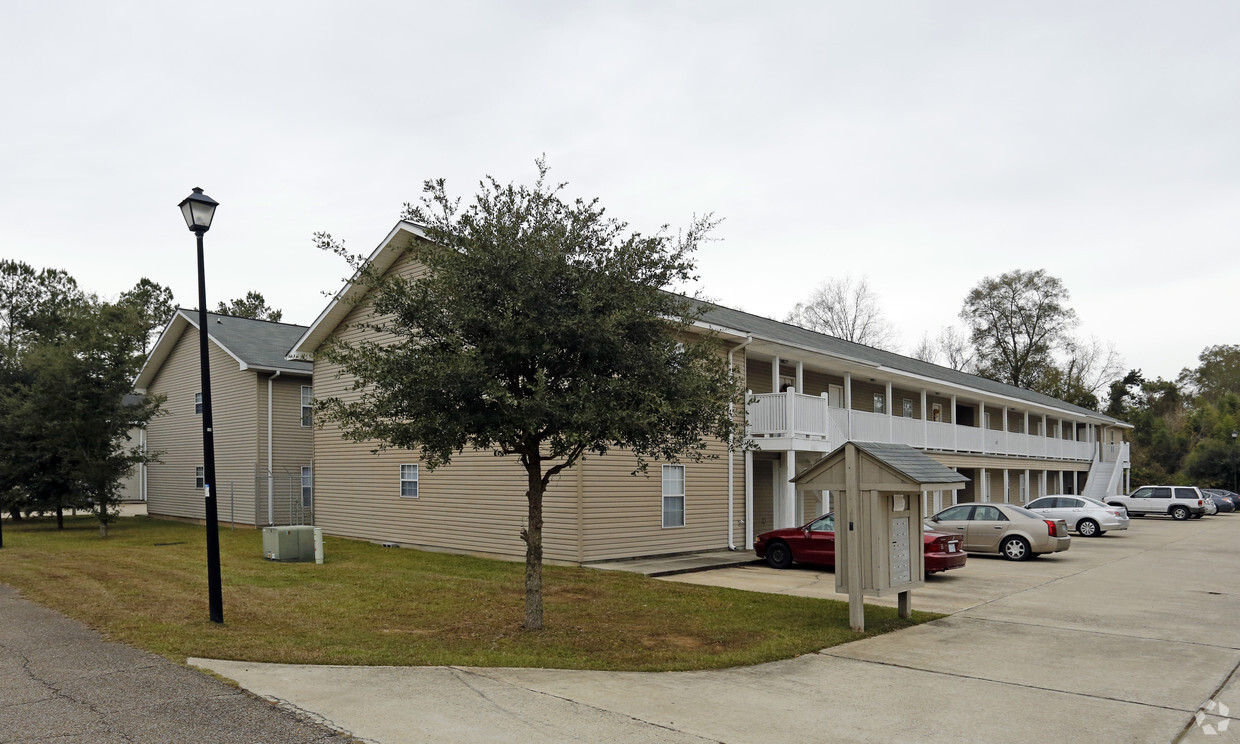 Primary Photo - Town Villa Apartments I & II