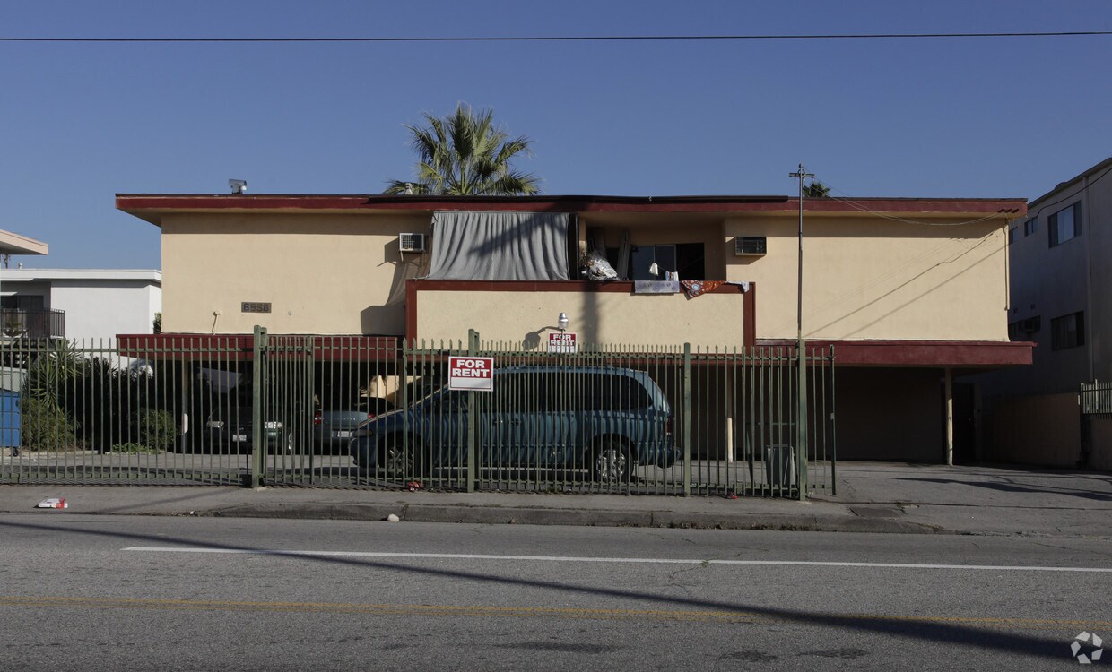 Foto del edificio - 6958 Fulton Ave