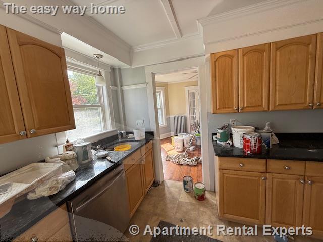 Building Photo - Medford 3 Bed  - Near Tufts/Green Line - P...