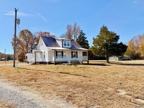 Building Photo - 1124 Switchback Rd