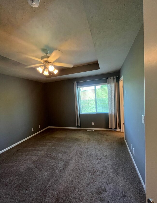 Building Photo - Modern Comfort & Convenience In Prime Loca...