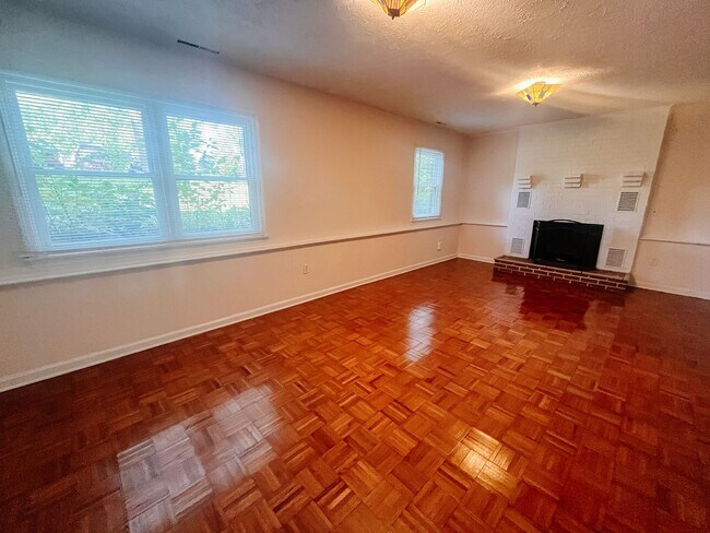 Foto del edificio - * RE RENTAL AVAILABLE 1/12/26 *  (Hethwood 3 Bedroom, 1.5 Bath House with Pool Access!)