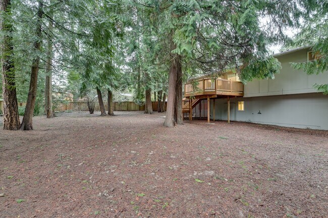 Foto del edificio - Beautiful 4 bedroom house with large backy...