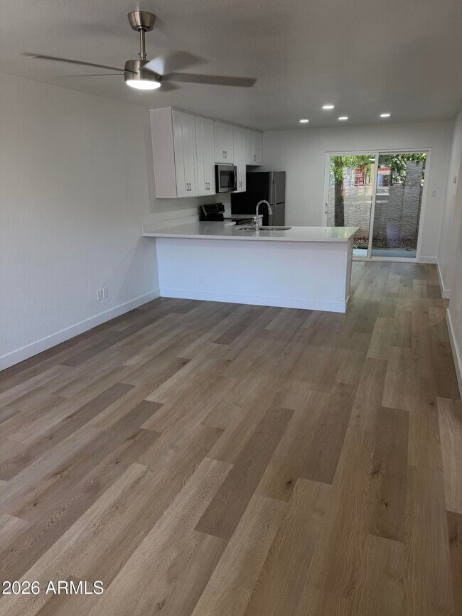 Building Photo - 510 W University Dr