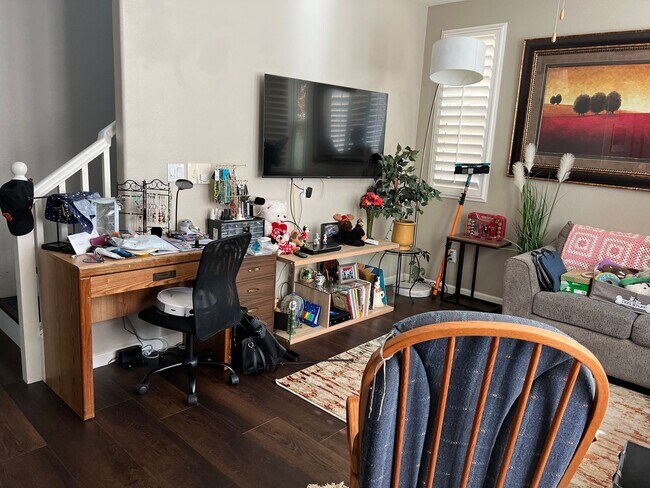 Foto del edificio - Beautifully Updated 3 Bedroom, 2.5 Bath Home In Clovis