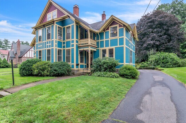 Building Photo - 46 Highland Terrace