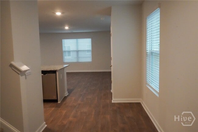 Building Photo - 425 Coconut Dr