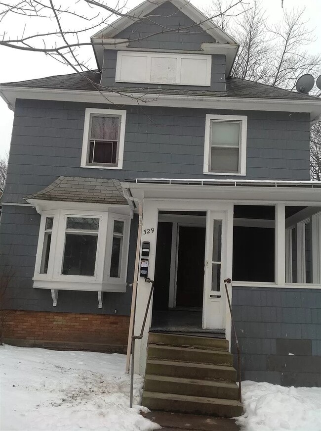 Building Photo - 529 Parsells Ave