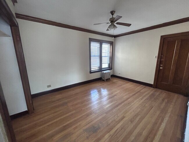 Foto del edificio - 3152 N Linder Ave