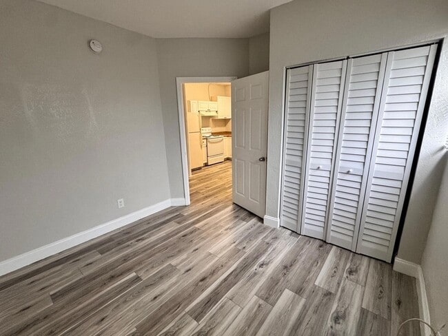 Building Photo - 1200 N Sapodilla Ave