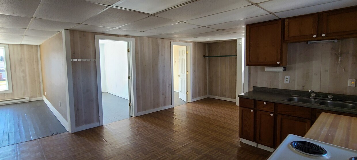 Primary Photo - 222 E Union St