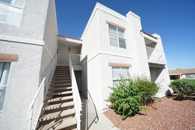 Foto del edificio - 6800 E Lake Mead Blvd