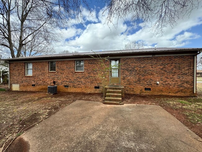 Foto del edificio - 3/1 House in Shelby, NC (Work still to be ...