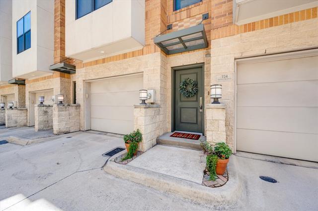 Foto del edificio - 724 Skyline Bluff Ct