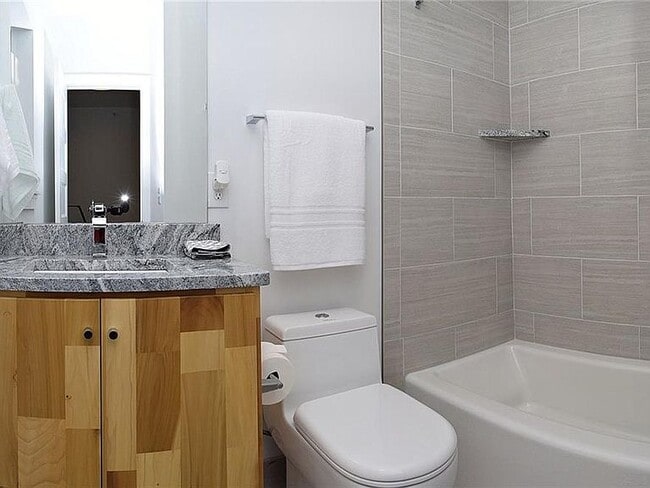 Building Photo - 829 N Pennsylvania St