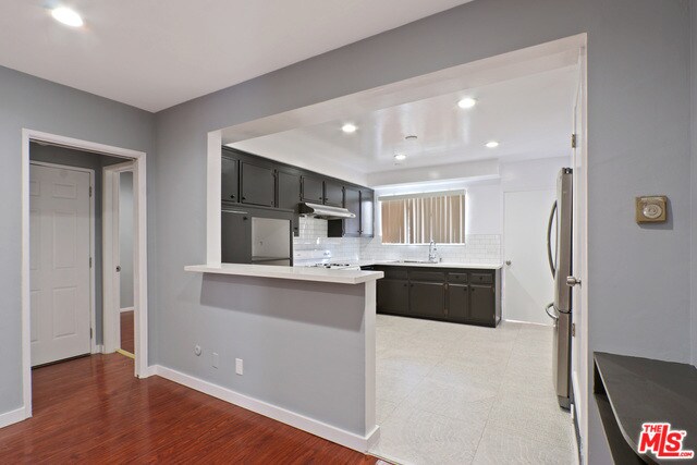 Foto del edificio - 820 N Beaudry Ave