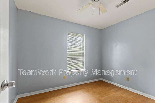 Building Photo - 149 Dorchester Manor Blvd