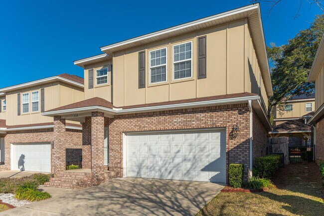 Foto del edificio - 116 Big Oaks Ln
