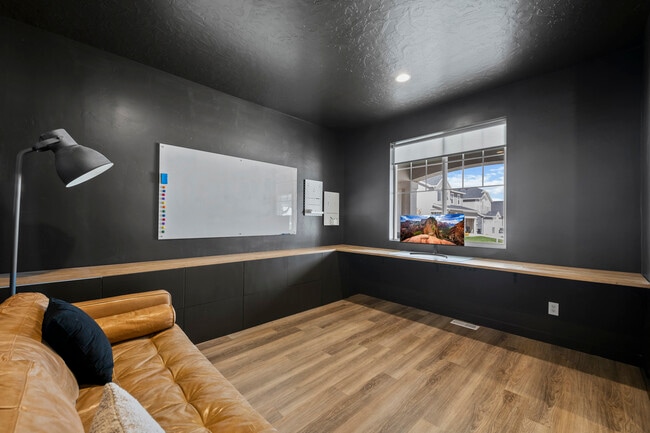Building Photo - 11868 S Antelope Flt Wy