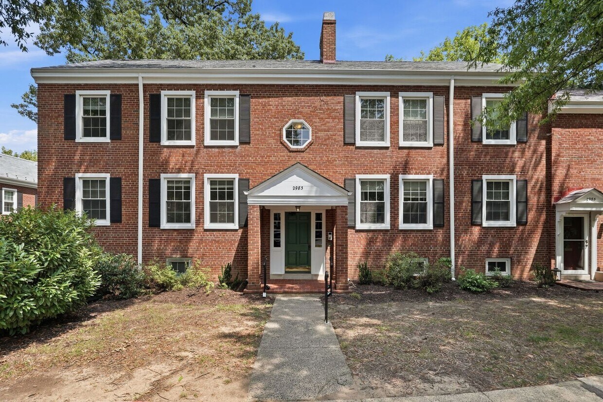 Photo - 2983 Columbus Street South