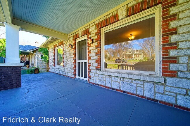 Building Photo - 2 br, 1 bath House - 915 Bradford Ave.