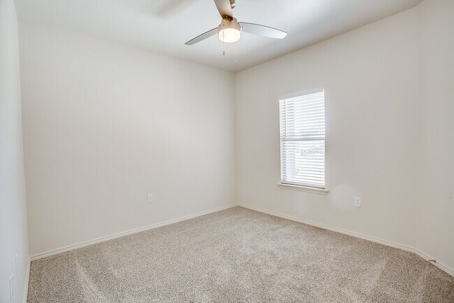 Foto del edificio - "Charming 3-Bedroom Retreat with 2 Full Baths in Wolfforth - 1465 Sq Ft of Comfort!"