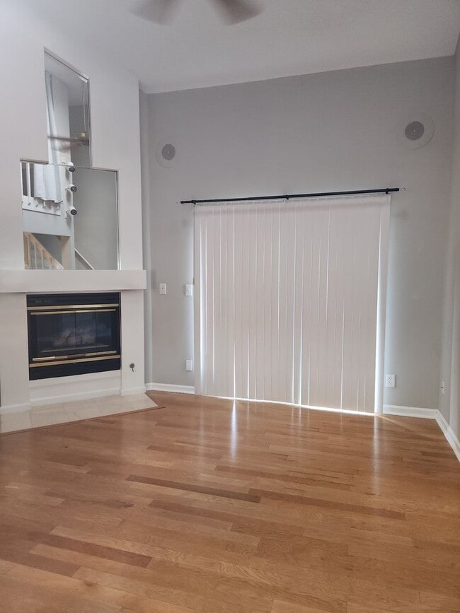 Foto del edificio - WILLOW CREEK POINTE