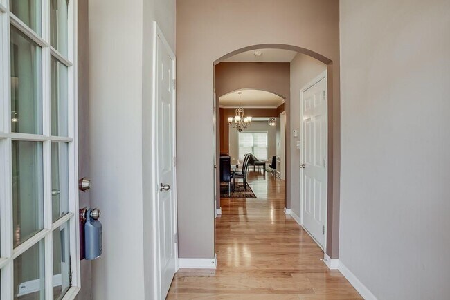 Foto del edificio - 3157 Creston Park Ct