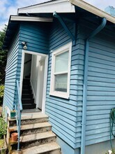 Building Photo - 3832-3834-3834 N Albina Ave
